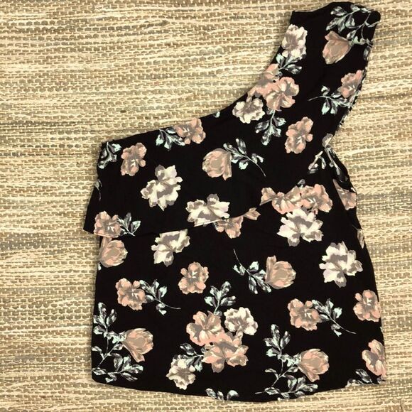 Love-Fire One Shoulder Floral Blouse Size Medium NWT - Picture 2 of 6